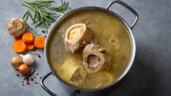 Mutfaktaki Sıvı Altın Mucizesi Kanıtlandı: Annelerin O Sarsılmaz Kemik Suyu Tarifi Bağırsakları Yeniden İnşa Ediyor! - Sağlık Haber